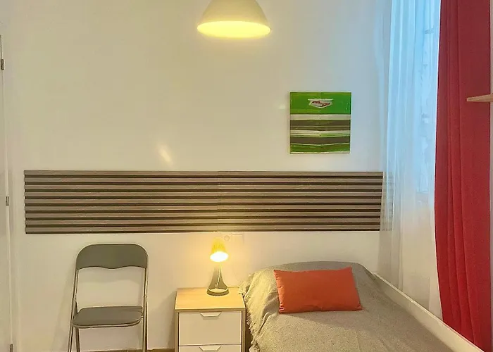 Vista Plaza Falla Кадис